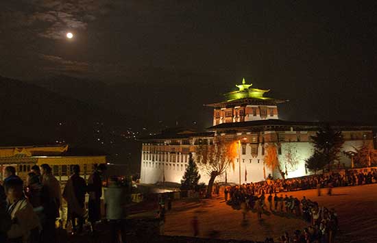 月夜の参詣 月夜の参詣